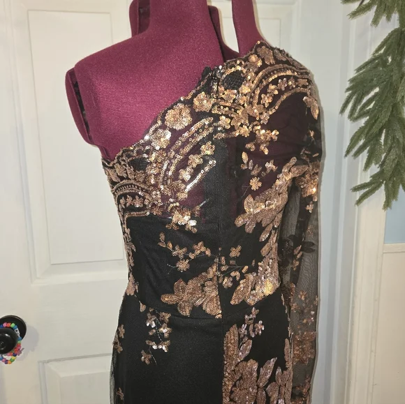 Fashion Nova All Nighter Long Sleeve Sequin Gown With High Thigh Split Small - Picture 4 of 12